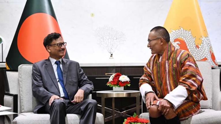 ভুটা‌নের প্রধানমন্ত্রীর স‌ঙ্গে পররাষ্ট্র উপ‌দেষ্টার সাক্ষাৎ