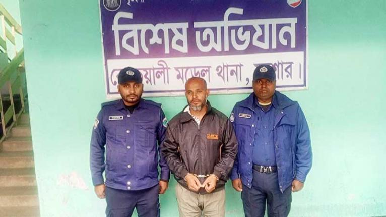 যশোরে ককটেল-পেট্রলবোমাসহ যুবদল নেতা আটক