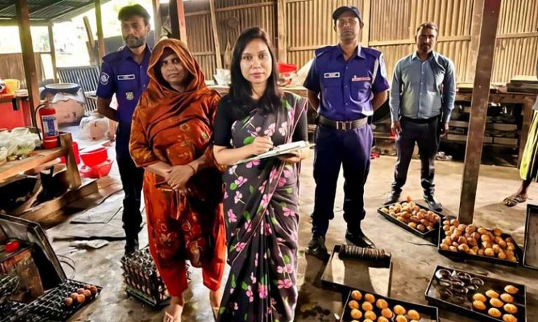 সদরপুরে অস্বাস্থ্যকর পরিবেশে খাবার তৈরি, চার প্রতিষ্ঠানকে জরিমানা