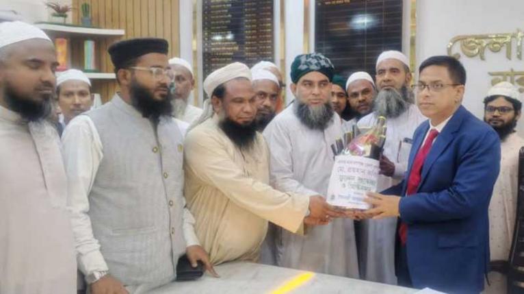 নবাগত ডিসির সঙ্গে ইসলামী আন্দোলনের শুভেচ্ছা বিনিময়