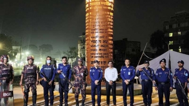 সাধারণ মানুষের নিরাপত্তায় জেলাজুড়ে যৌথ বাহিনীর টহল
