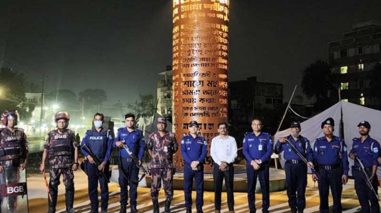 সাধারণ মানুষের নিরাপত্তায় জেলাজুড়ে যৌথ বাহিনীর টহল