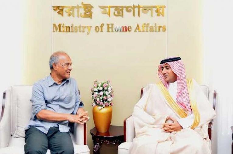 স্বরাষ্ট্র উপদেষ্টার সঙ্গে সৌদি রাষ্ট্রদূতের সৌজন্য সাক্ষাৎ