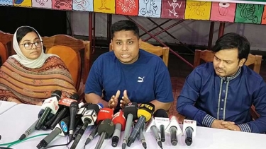 গণভোট ও জুলাই সনদ বাস্তবায়ন প্রধান উপদেষ্টাকেই করতে হবে: হাসনাত আব্দুল্লাহ