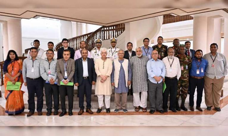 চট্টগ্রামে জলাবদ্ধতা নিরসনে ৭৫ শতাংশ অগ্রগতি : প্রধান উপদেষ্টার কাছে রিপোর্ট পেশ