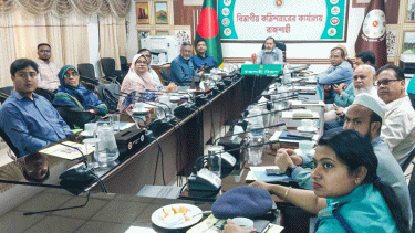 টাইফয়েড টিকার লক্ষ্যমাত্রা অর্জনে জনসচেতনতা অব্যাহত রাখতে হবে: রাজশাহী বিভাগীয় কমিশনার