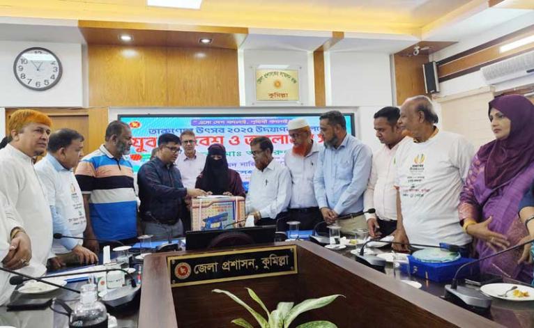 কুমিল্লায় তারুণ্যের উৎসবে তারুণ্য নির্ভর আলোচনা সভা