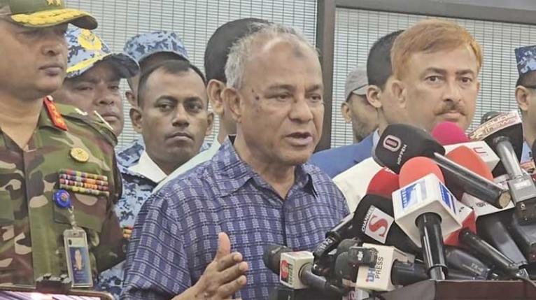 সেনাবাহিনী আগে যেমন ছিল, তেমনই থাকবে: স্বরাষ্ট্র উপদেষ্টা