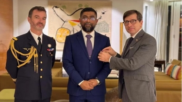 বাংলাদেশি সেনা কর্মকর্তাকে ফরাসি সরকারের ‘ন্যাশনাল ডিফেন্স মেডেল-গোল্ড’ প্রদান