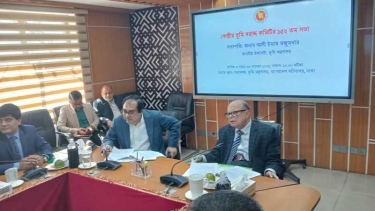 ভূমি অধিগ্রহণে জনদুর্ভোগ লাঘবের ওপর জোর দিতে বললেন ভূমি উপদেষ্টা