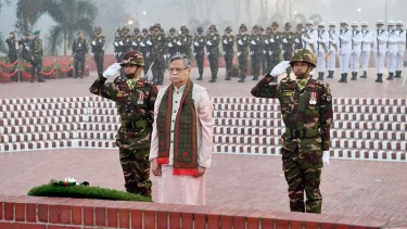 জাতীয় স্মৃতিসৌধে শহীদদের প্রতি রাষ্ট্রপতির শ্রদ্ধা নিবেদন