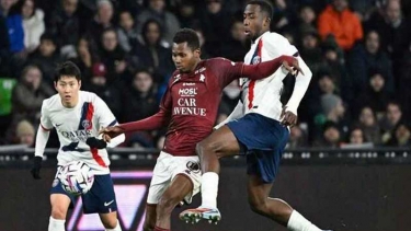 নাটকীয় জয়ে শীর্ষস্থান দখল করলো পিএসজি