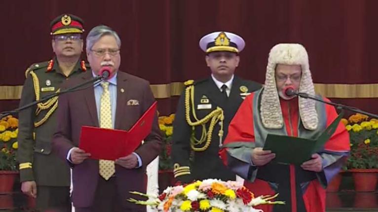 শপথ নিলেন প্রধান বিচারপতি জুবায়ের রহমান