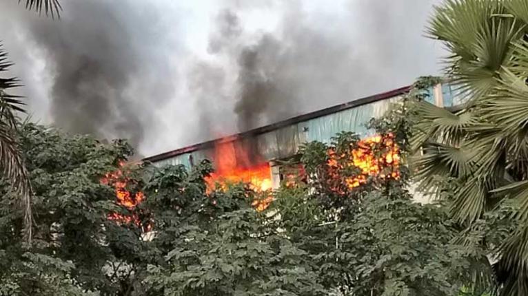 গাজীপুরে কারখানার আগুন সাড়ে ৪ ঘণ্টা পর নিয়ন্ত্রণে