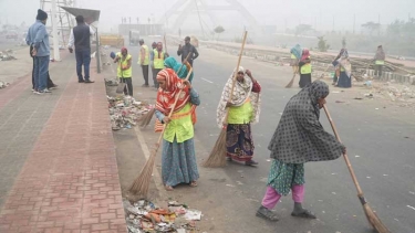 ৩০০ ফিট সমাবেশস্থল থেকে ১৪৮ টন বর্জ্য অপসারণ করলো ডিএনসিসি