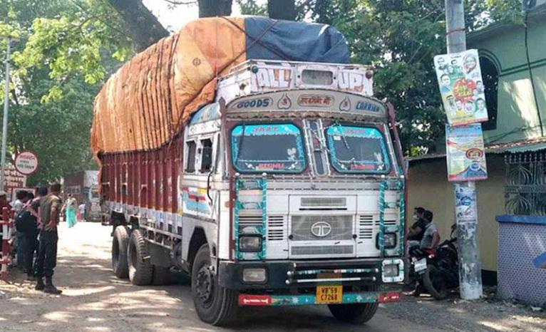 ভারত থেকে পেঁয়াজ আসা শুরু