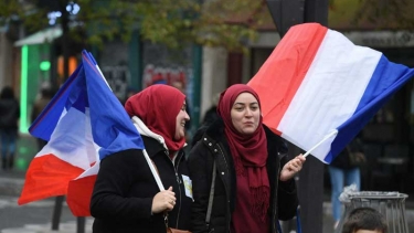 প্রতি তিনজন ফরাসি মুসলিমের মধ্যে একজন বৈষম্যের শিকার : প্রতিবেদন
