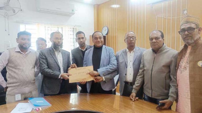 চুয়াডাঙ্গায়-২ আসনে বিএনপি প্রার্থী বাবুর মনোনয়নপত্র সংগ্রহ