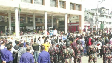 বেনাপোল সীমান্তে বিক্ষোভ: হাদীর খুনিদের ফেরত দিতে আলটিমেটাম