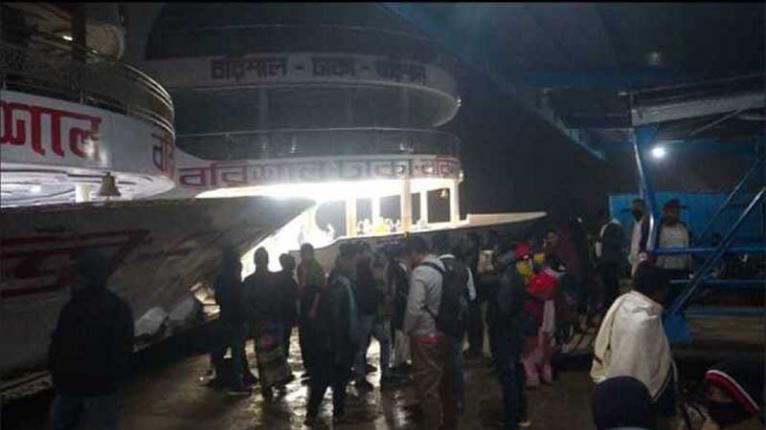 ঘন কুয়াশা: বরিশাল-ঢাকা রুটে লঞ্চ চলাচল বন্ধ