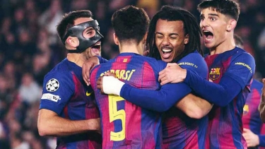 কুন্দের জোড়া গোলে ফ্রাঙ্কফুর্টকে হারালো বার্সা