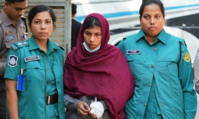 ‘গলায় পোড়া দাগ’ ছিল একমাত্র ক্লু, যেভাবে ধরা পড়েন আয়েশা