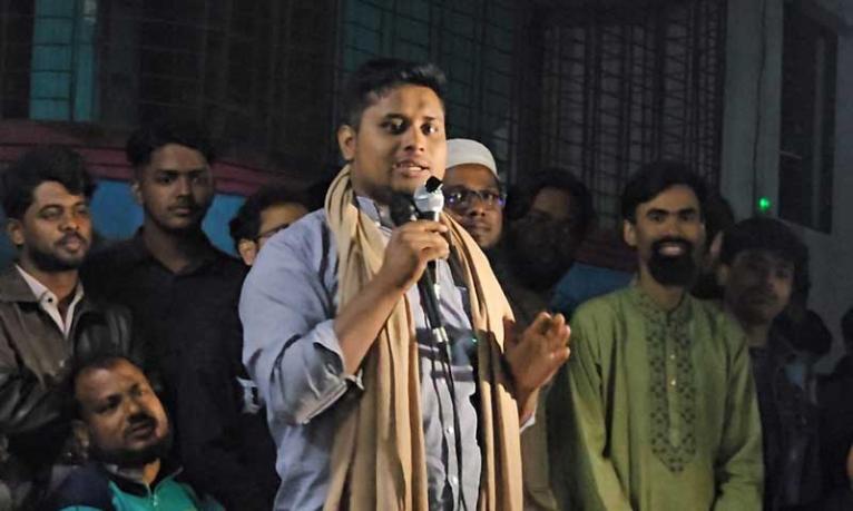 অনেকে মেরে ফেলার হুমকি দিচ্ছে : হাসনাত আব্দুল্লাহ