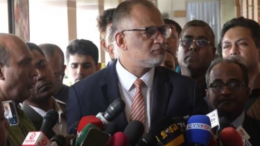 ব্যবসায়ীরা এককভাবে ভোজ্যতেলের দাম বাড়ানোয় ব্যবস্থা নেবে সরকার: বাণিজ্য উপদেষ্টা