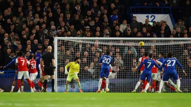 ১০ জনের চেলসিকেও হারাতে পারল না আর্সেনাল