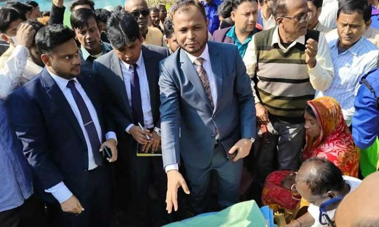 সেই দিপু দাসের স্ত্রীকে চাকরি দেওয়ার আশ্বাস জেলা প্রশাসকের