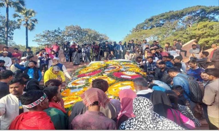 মিরপুর শহীদ বুদ্ধিজীবী স্মৃতিসৌধে বিভিন্ন সংগঠনের শ্রদ্ধা