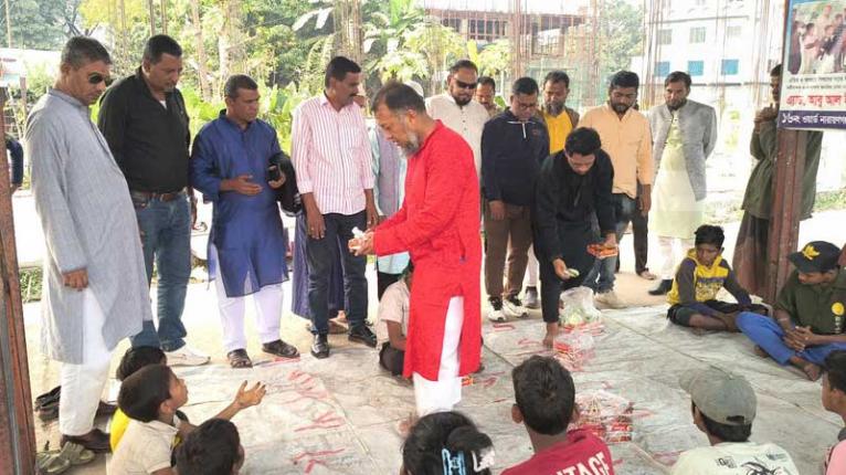 মহান বিজয় দিবসে পথশিশুদের পাশে মহানগর বিএনপির সদস্য সচিব এড. টিপু