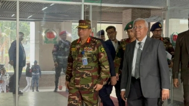 নির্বাচন কমিশনের সঙ্গে বৈঠক করলেন তিন বাহিনী প্রধান