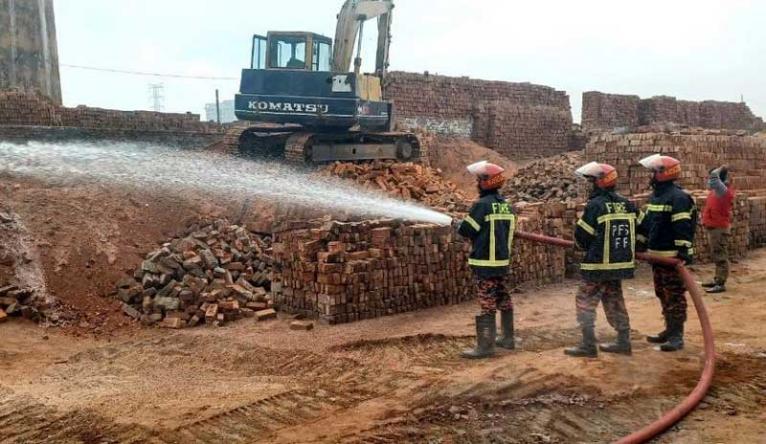নারায়ণগঞ্জে তিনটি অবৈধ ইটভাটা বন্ধ, ১৫ লাখ টাকা জরিমানা