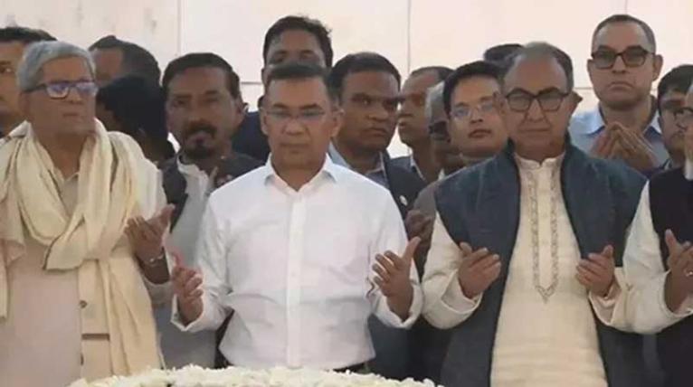 দীর্ঘ ১৯ বছর পর বাবার কবর জিয়ারত করলেন তারেক রহমান