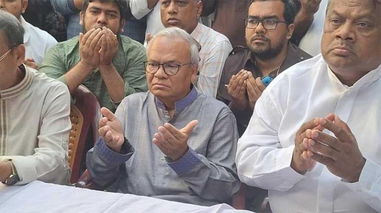 খালেদা জিয়ার অসুস্থতায় শুধু বিএনপি নয়, সারাদেশের জনগণ উদ্বিগ্ন : রিজভী