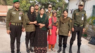 ঢাকা মেডিকেলে শিশু পাচারকালে দুই নারী আটক