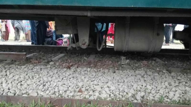 ময়মনসিংহে রেললাইন খুলে ফেলল দুর্বৃত্তরা, ট্রেন লাইনচ্যুত