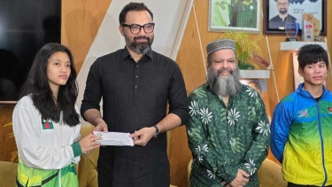 খেলাধুলাকে পেশা হিসেবে প্রতিষ্ঠা করতে চায় বিএনপি : আমিনুল হক