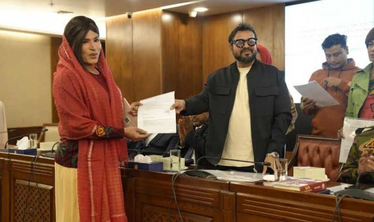 দিয়াবাড়িতে তৃতীয় লিঙ্গের ৩০ জনকে অস্থায়ী দোকান স্থাপনের অনুমতি দিলো ডিএনসিসি