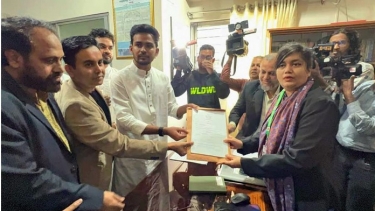 ঢাকা-১০ আসনে মনোনয়নপত্র সংগ্রহ করলেন আসিফ মাহমুদ