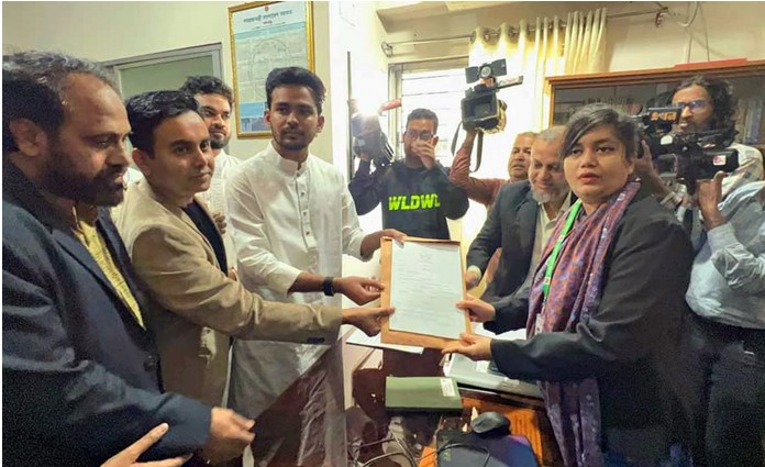 ঢাকা-১০ আসনে মনোনয়নপত্র সংগ্রহ করলেন আসিফ মাহমুদ