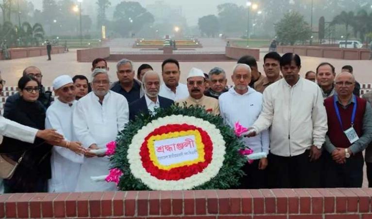 নিয়ম মেনে জাতীয় স্মৃতিসৌধে তারেক রহমানের পক্ষে শ্রদ্ধা নিবেদন
