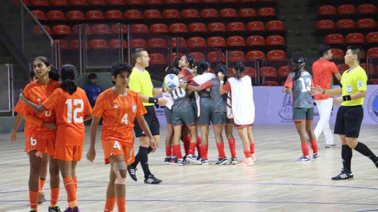 ভারতকে হারিয়ে আসর শুরু বাংলাদেশের