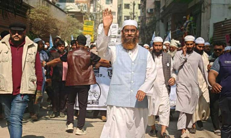 বহিরাগত চাপিয়ে ‘অসম্মানের’ জবাব ভোটাররা ব্যালটে দেবেন : মামুনুল হক