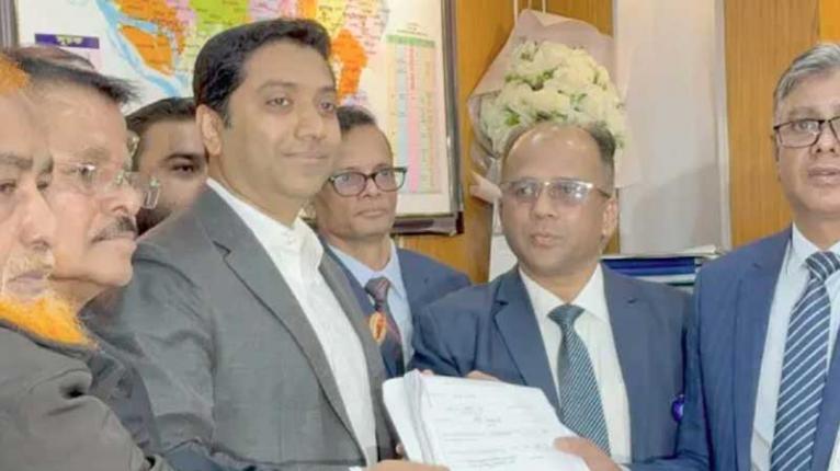 হলফনামায় জানা গেল ববি হাজ্জাজের অর্থের পরিমাণ