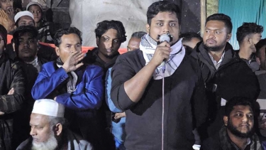 চাঁদাবাজদের সংসদে যাওয়ার রাস্তা বন্ধ করতে হবে : হাসনাত আব্দুল্লাহ