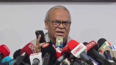 জামায়াত-শিবিরের আক্রমণের শিকার হচ্ছে বিএনপির নারী কর্মীরা : রিজভী