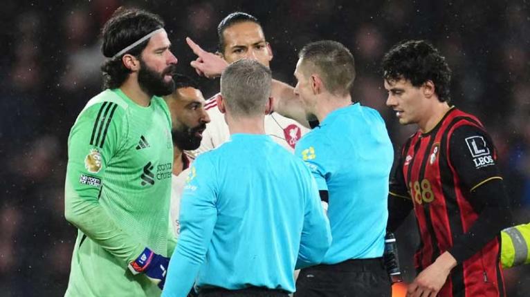 নতুন বছরে ড্রয়ের ফাঁদে পড়া লিভারপুল এবার হেরেই গেল