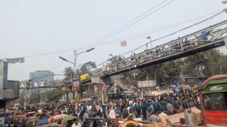 টেকনিক্যাল-তাঁতীবাজার অবরোধ ছেড়ে সায়েন্সল্যাবে আসছেন শিক্ষার্থীরা